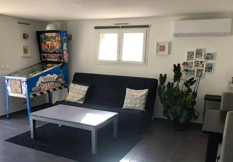 Logement 60 M2 Au Calme Piscine Et Flipper Grimaud