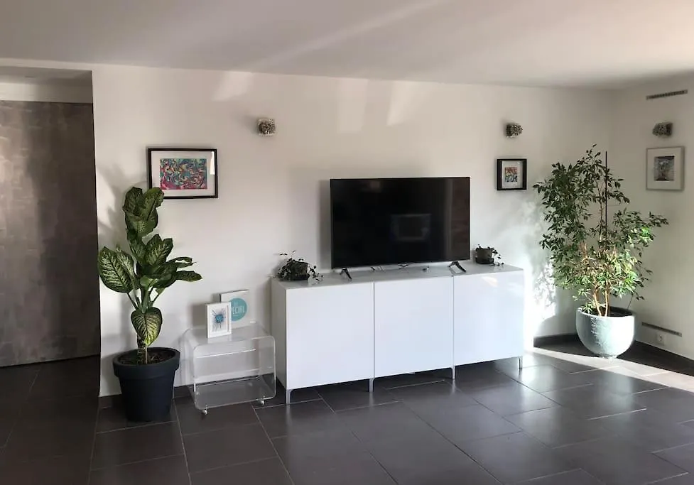 Logement 60 M2 Au Calme Piscine Et Flipper Grimaud 0*,  France