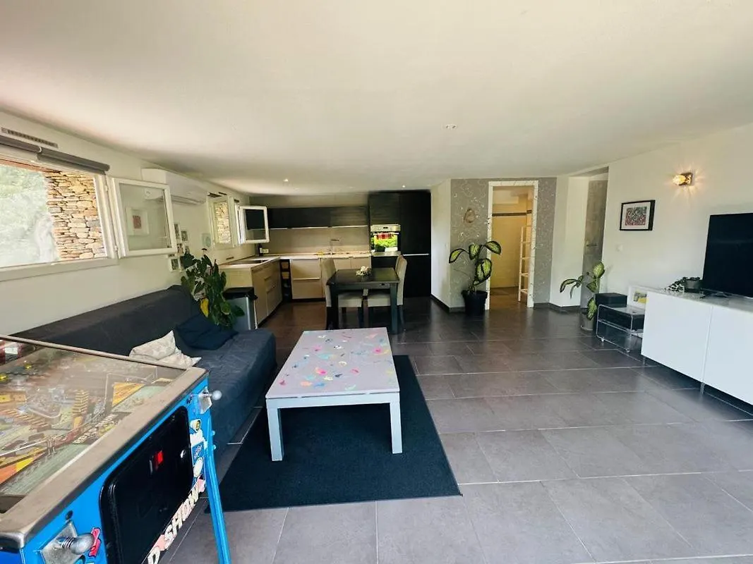 Holiday home Logement 60 M2 Au Calme Piscine Et Flipper Grimaud France