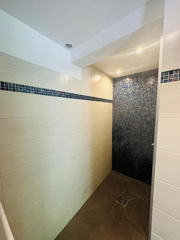 Logement 60 M2 Au Calme Piscine Et Flipper Grimaud 0*,